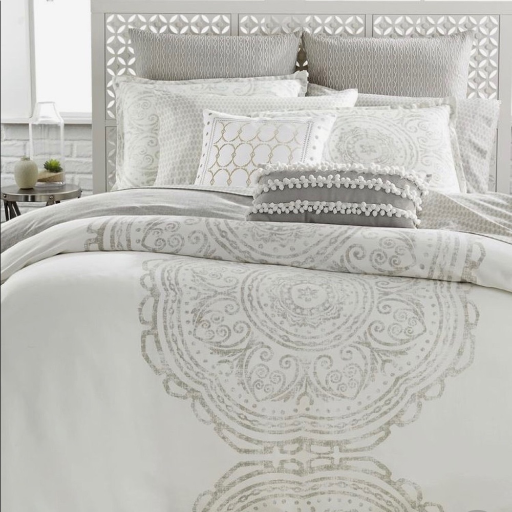 Bar III Token Queen/Full bed set - Picture 1 of 8